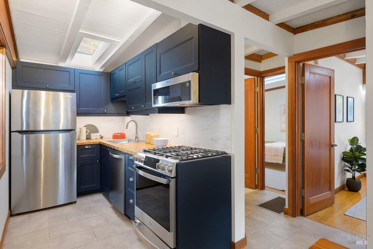 12 Alturas Way Mill Valley, CA 94941 - Photo 16 of 53