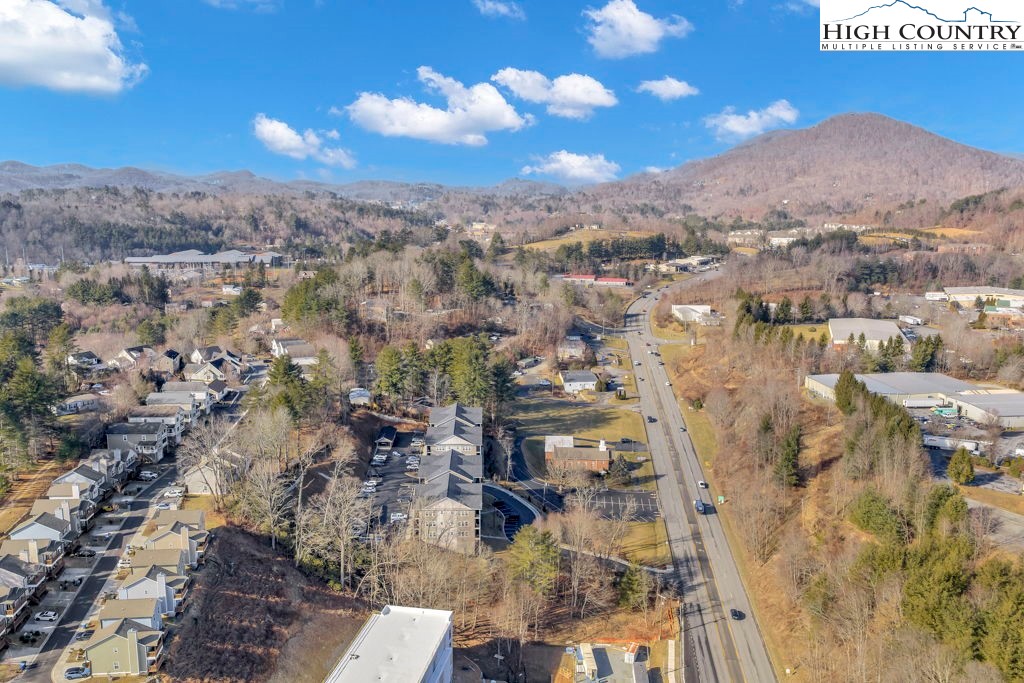 421 South S Highway Boone, NC 28607 - Photo 6 of 14