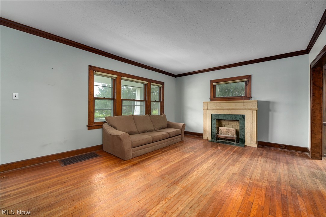 18110 Marcella Road Cleveland, OH 44119 - Photo 4 of 33 Gallery Image 4