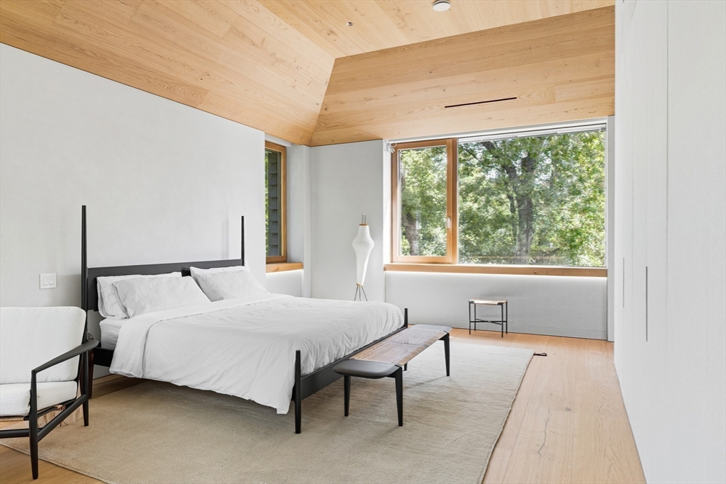 45 White Oak Road Wellesley, MA 02481 - Photo 18 of 34