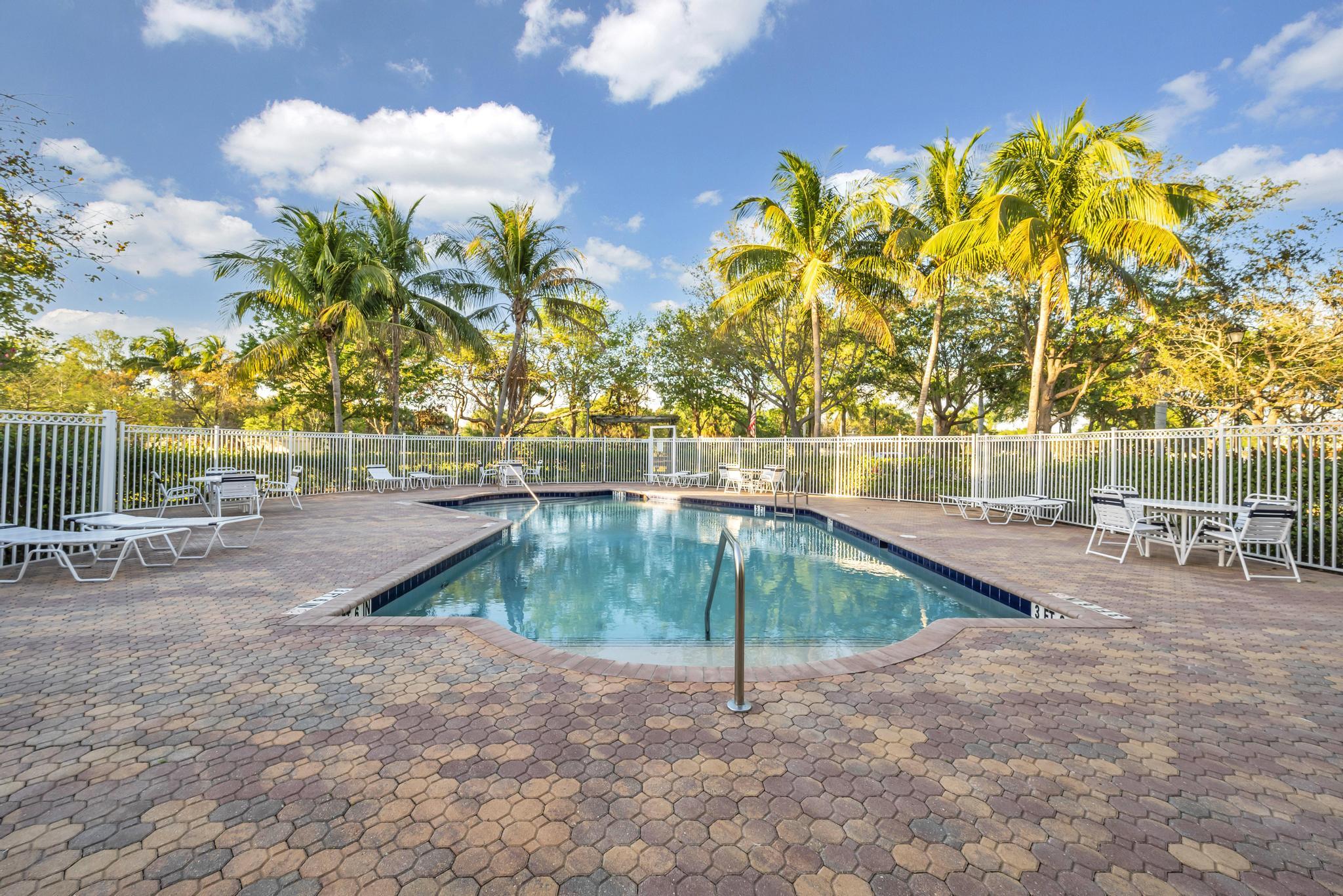 55 Southeast Palermo, Unit 106 Stuart, FL 34994 - Photo 35 of 39 a view of a backyard
