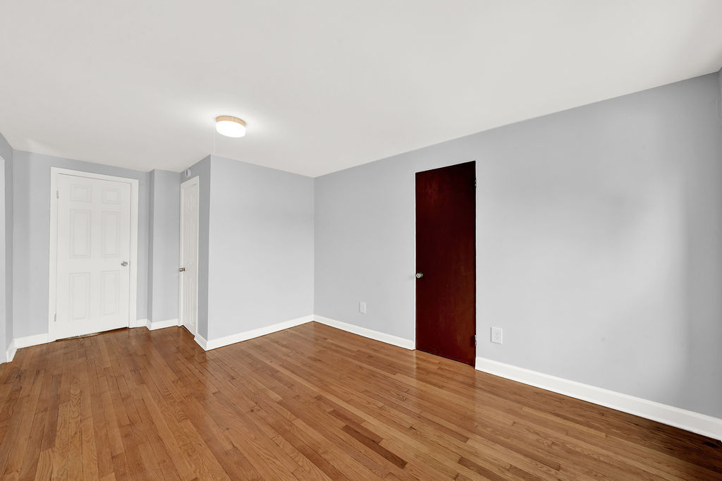 2231 West 23rd Place Chicago, IL 60608 - Photo 12 of 28