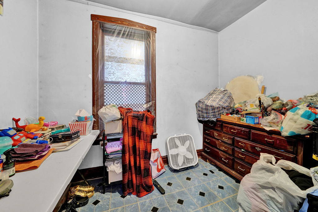 2231 West 23rd Place Chicago, IL 60608 - Photo 18 of 28