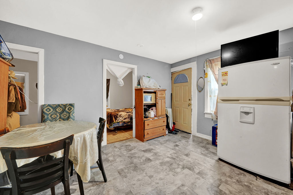 2231 West 23rd Place Chicago, IL 60608 - Photo 25 of 28