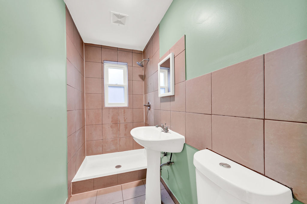 2231 West 23rd Place Chicago, IL 60608 - Photo 10 of 28