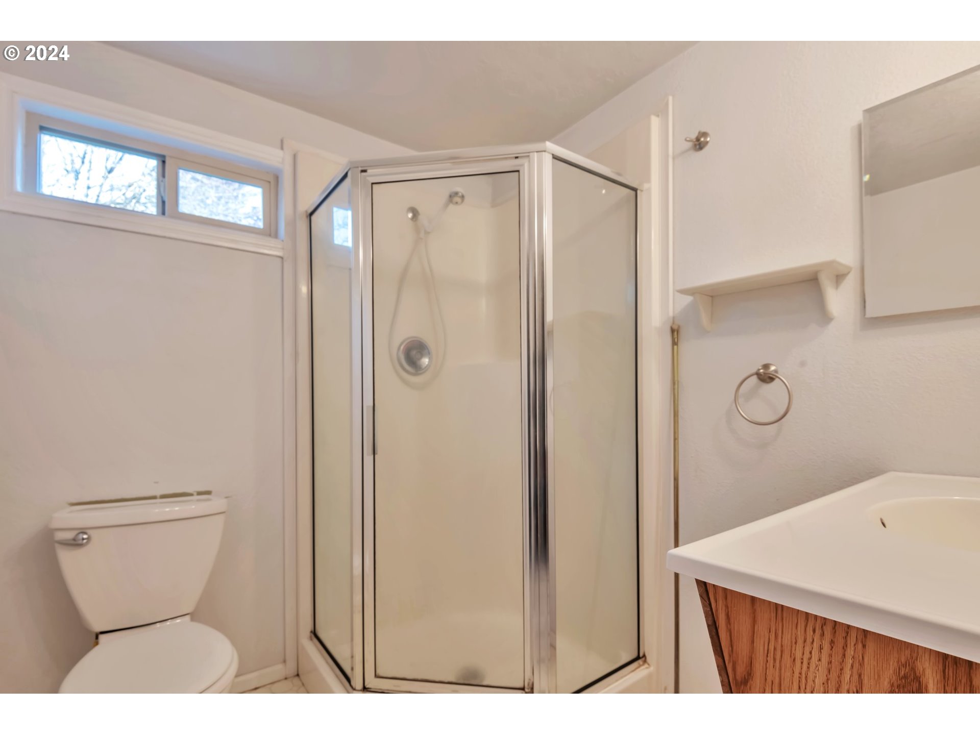 457 Southwest Forest Road Estacada, OR 97023 - Photo 13 of 31 a bathroom with a sink a toilet and shower