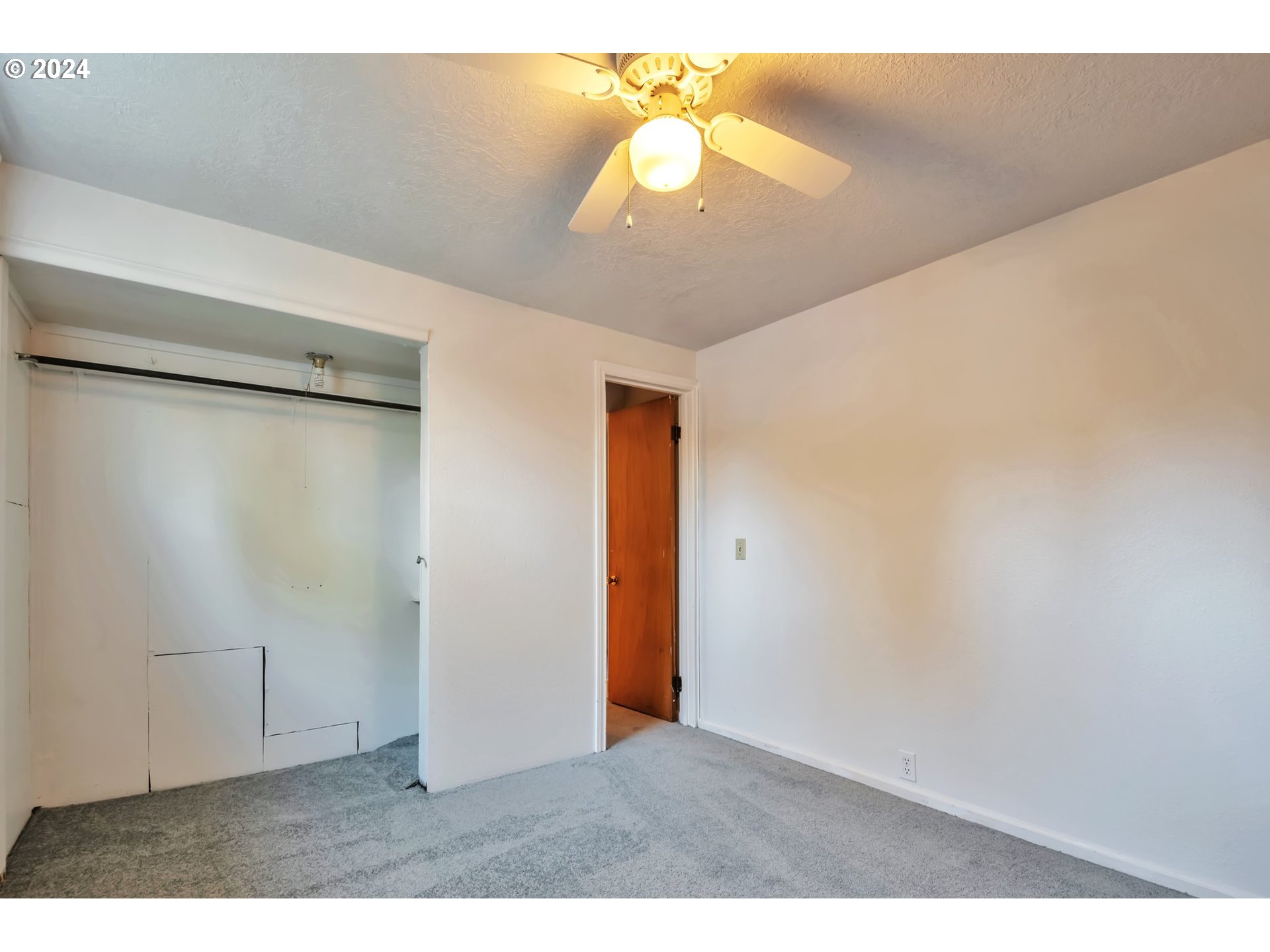457 Southwest Forest Road Estacada, OR 97023 - Photo 17 of 31 a view of an empty room