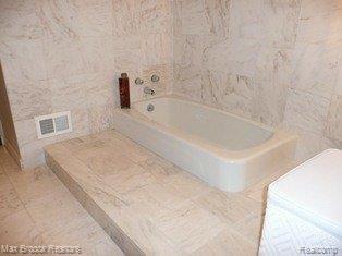 5219 Watergate Road West Bloomfield, MI 48323 - Photo 15 of 25 Master Bath