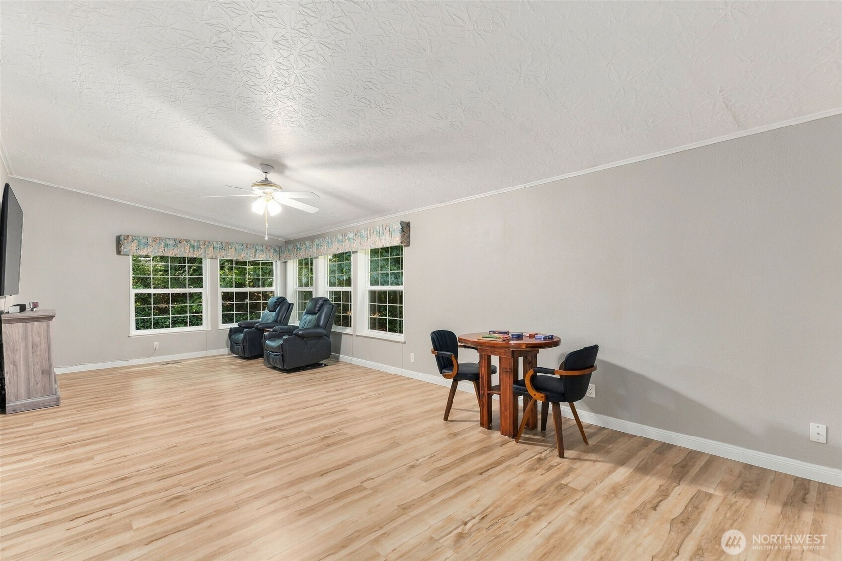 19296 Widme Road Northeast Poulsbo, WA 98370 - Photo 17 of 38 Gallery Image 17