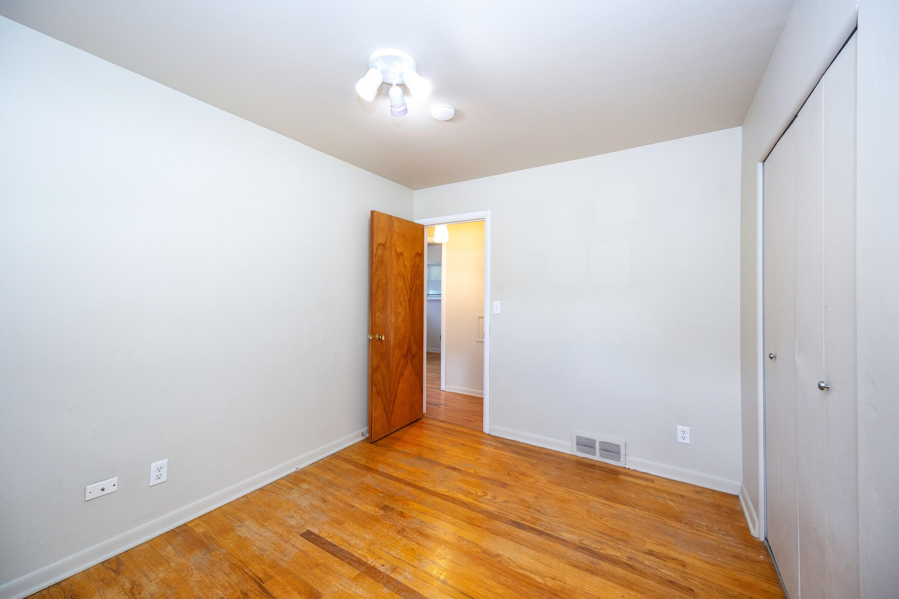 1031 North Maple Road Ann Arbor, MI 48103 - Photo 19 of 36 00__20