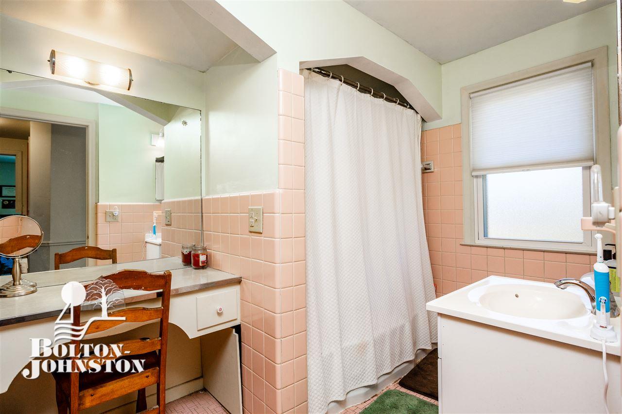 1377 Bedford Road Grosse Pointe, MI 48230 - Photo 25 of 37 50015992-24.JPG
