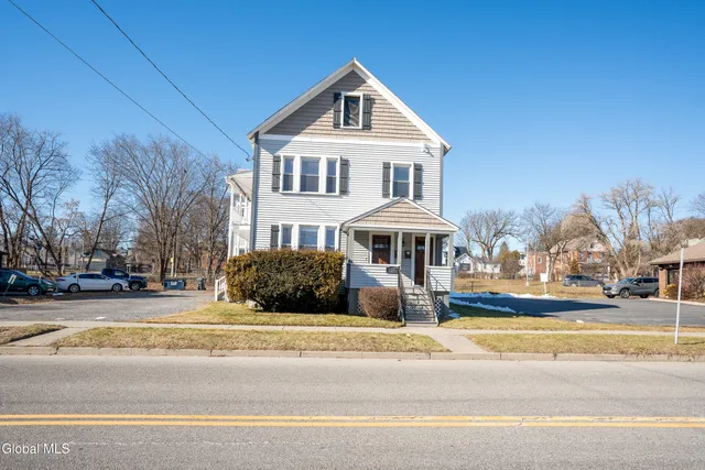 $1,100,000 | 135 Maple Avenue, Saratoga Springs, NY 12866