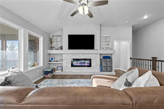 $529,900 | 13295 North Silver Ridge Drive, Platte City, MO 64079