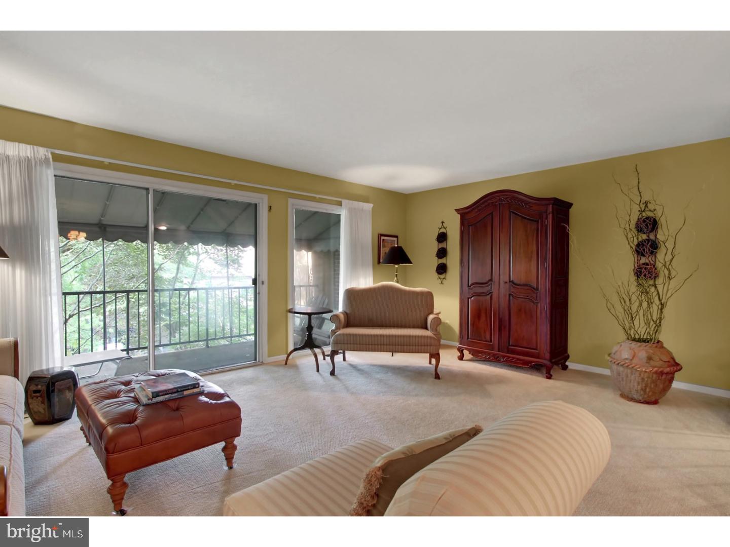 134 Merion Lane Reading, PA 19607 - Photo 6 of 24 Living Room