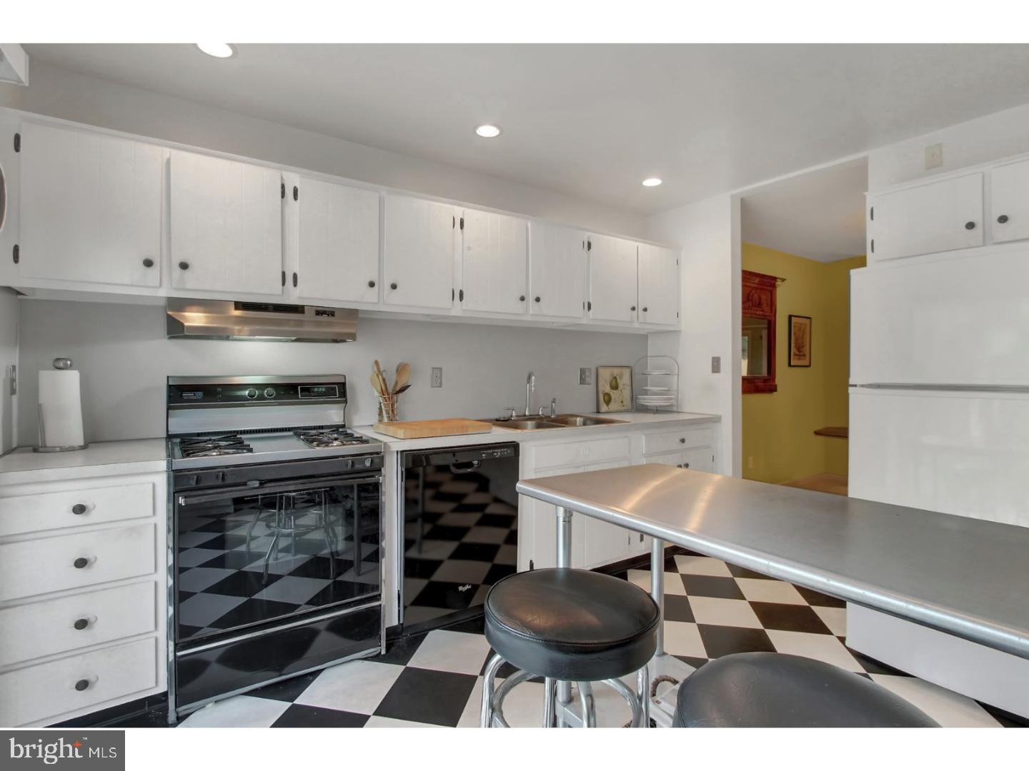 134 Merion Lane Reading, PA 19607 - Photo 10 of 24 Kitchen