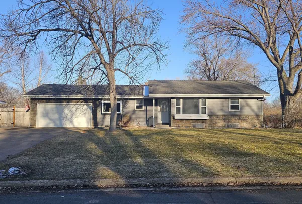 $490,000 | 2276 Apache Street, Mendota Heights, MN 55120