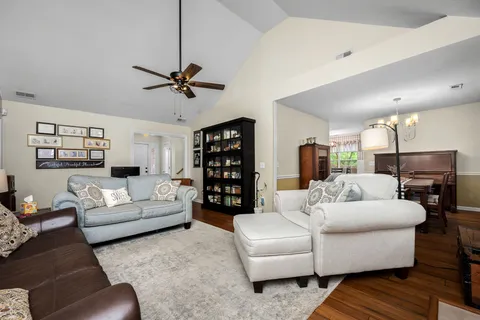 $432,500 | 3342 Meadowhill Drive, Murfreesboro, TN 37130