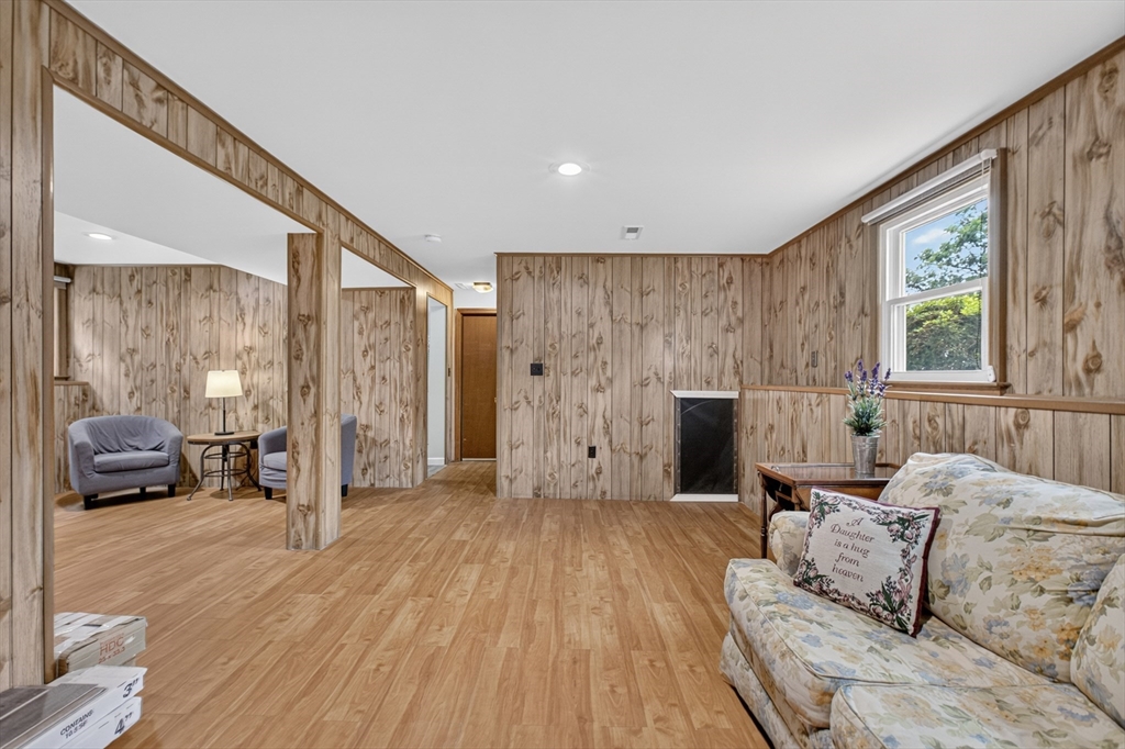 201 Swift Road Northbridge, MA 01588 - Photo 34 of 41