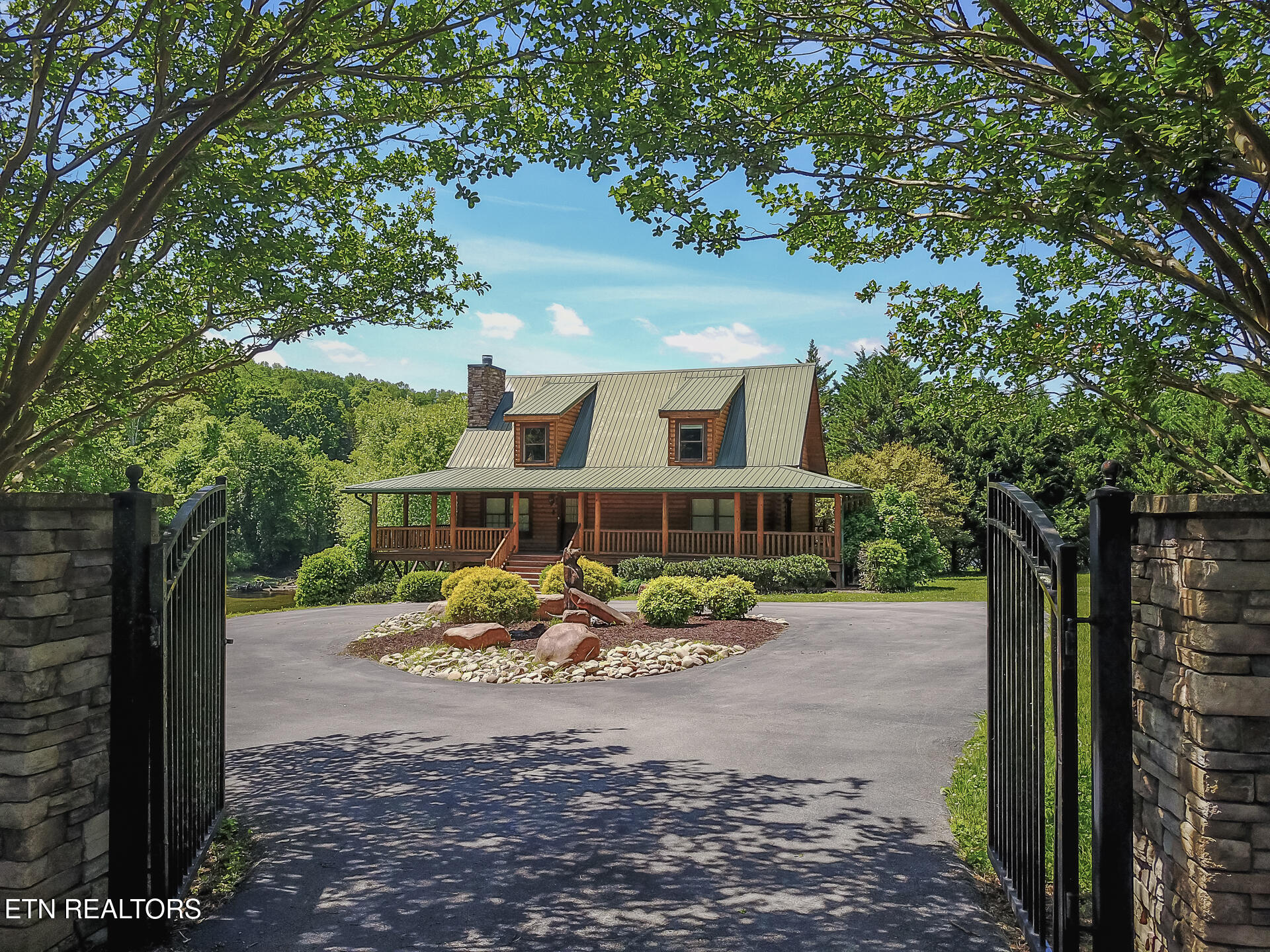 125 Lovely Bluff Road Rocky Top, TN 37769 - Photo 2 of 55 125 Lovely Bluff Road - -14
