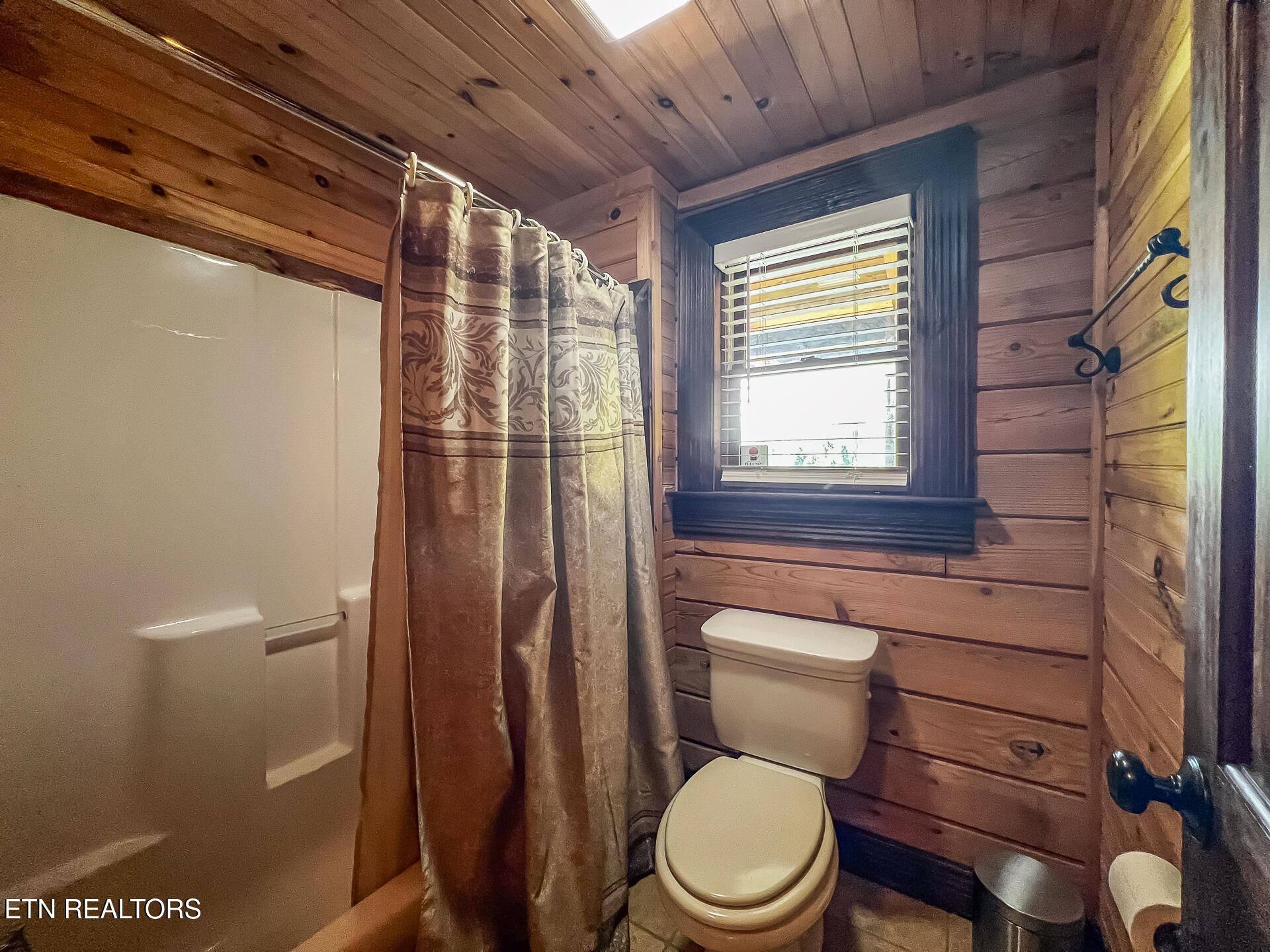 125 Lovely Bluff Road Rocky Top, TN 37769 - Photo 21 of 55 125 Lovely Bluff Road - -52