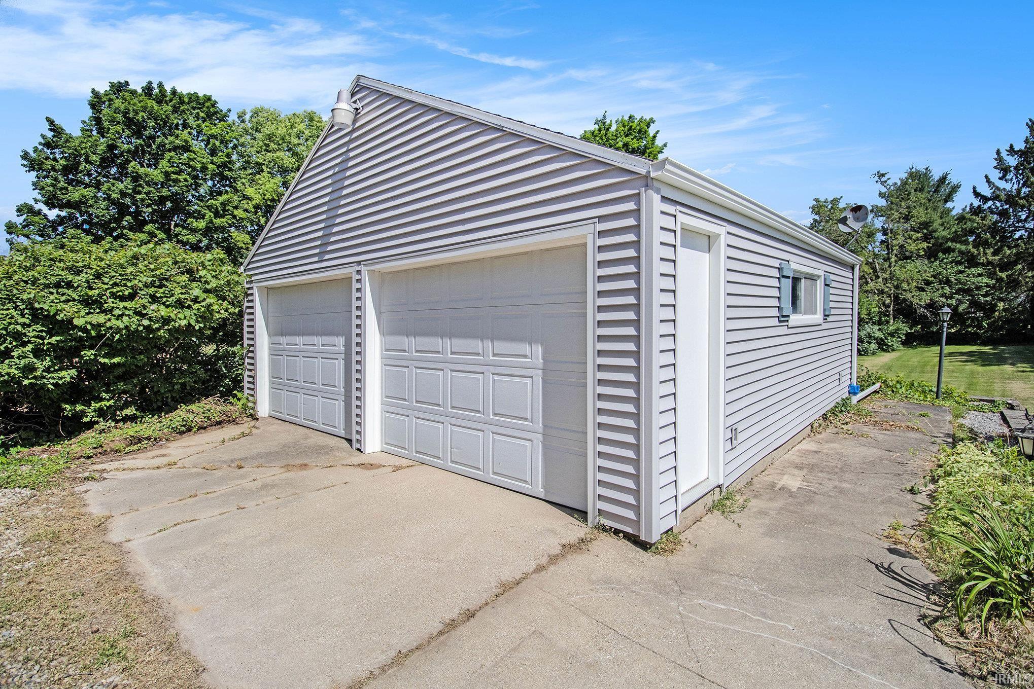 25595 Kern Road South Bend, IN 46614 - Photo 29 of 36 Gallery Image 29