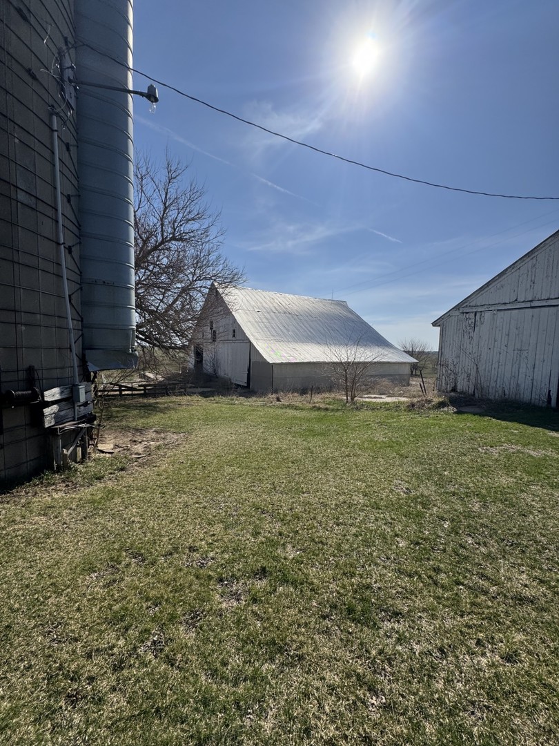 19381 Luther Road Sterling, IL 61081 - Photo 28 of 43 a view of a backyard