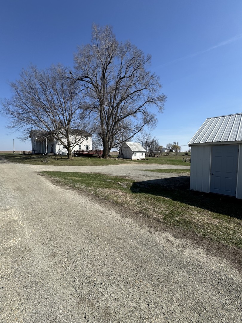 19381 Luther Road Sterling, IL 61081 - Photo 5 of 43