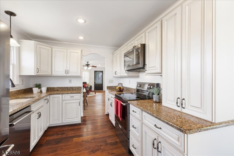 44 Maple Avenue Flemington, NJ 08822 - Photo 10 of 28