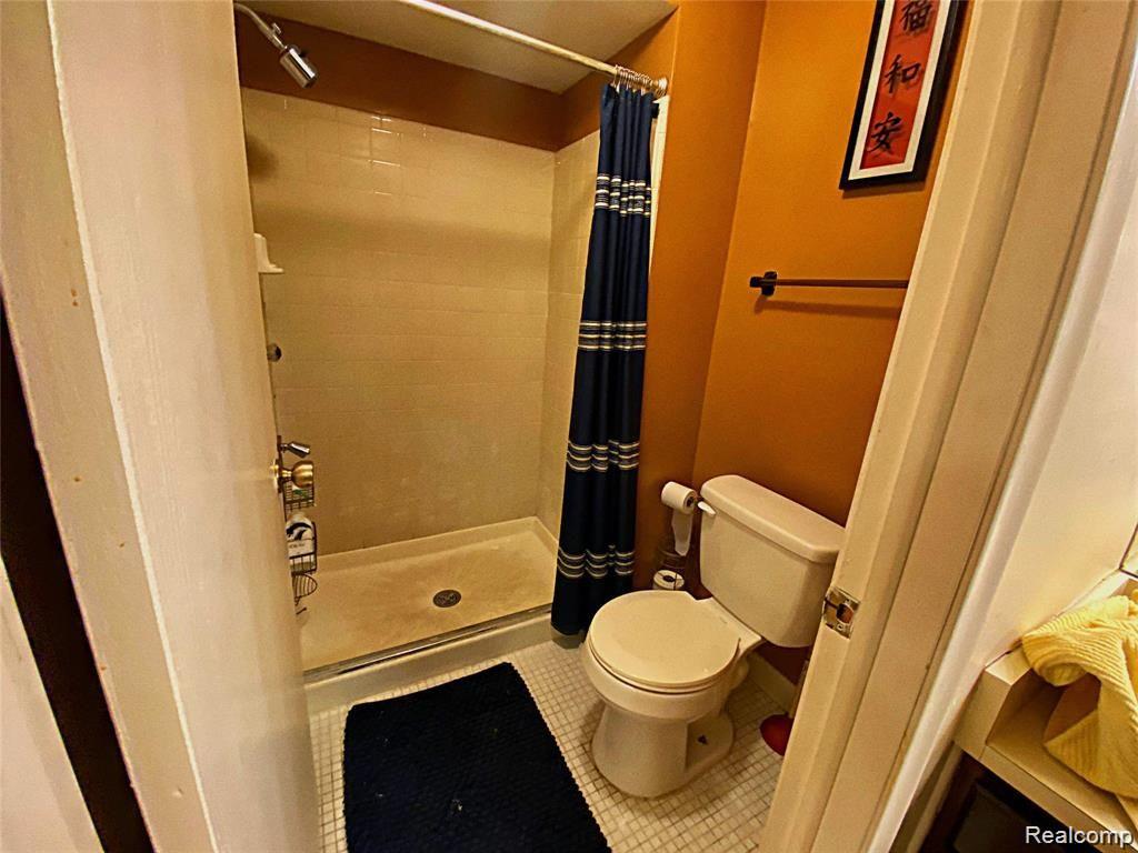 24243 Evergreen Road Southfield, MI 48075 - Photo 14 of 17 7FD3395B-15C2-471A-9F67-4A1813A274DF.JPG