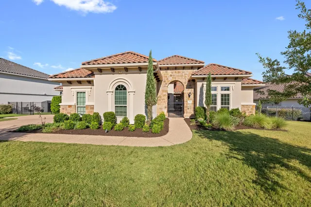 $1,175,000 | 825 Morning Moon Circle, Austin, TX 78732
