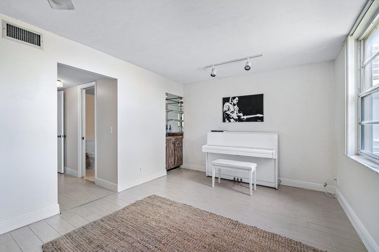 6000 Northwest 2nd Avenue, Unit 338 Boca Raton, FL 33487 - Photo 8 of 22 012-6000Northwest2ndAvenue-BocaRaton-FL-