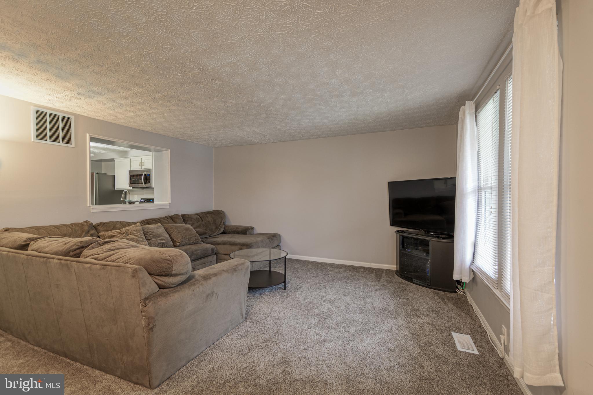 20 Greenleaf Road Baltimore, MD 21234 - Photo 4 of 32 Gallery Image 4