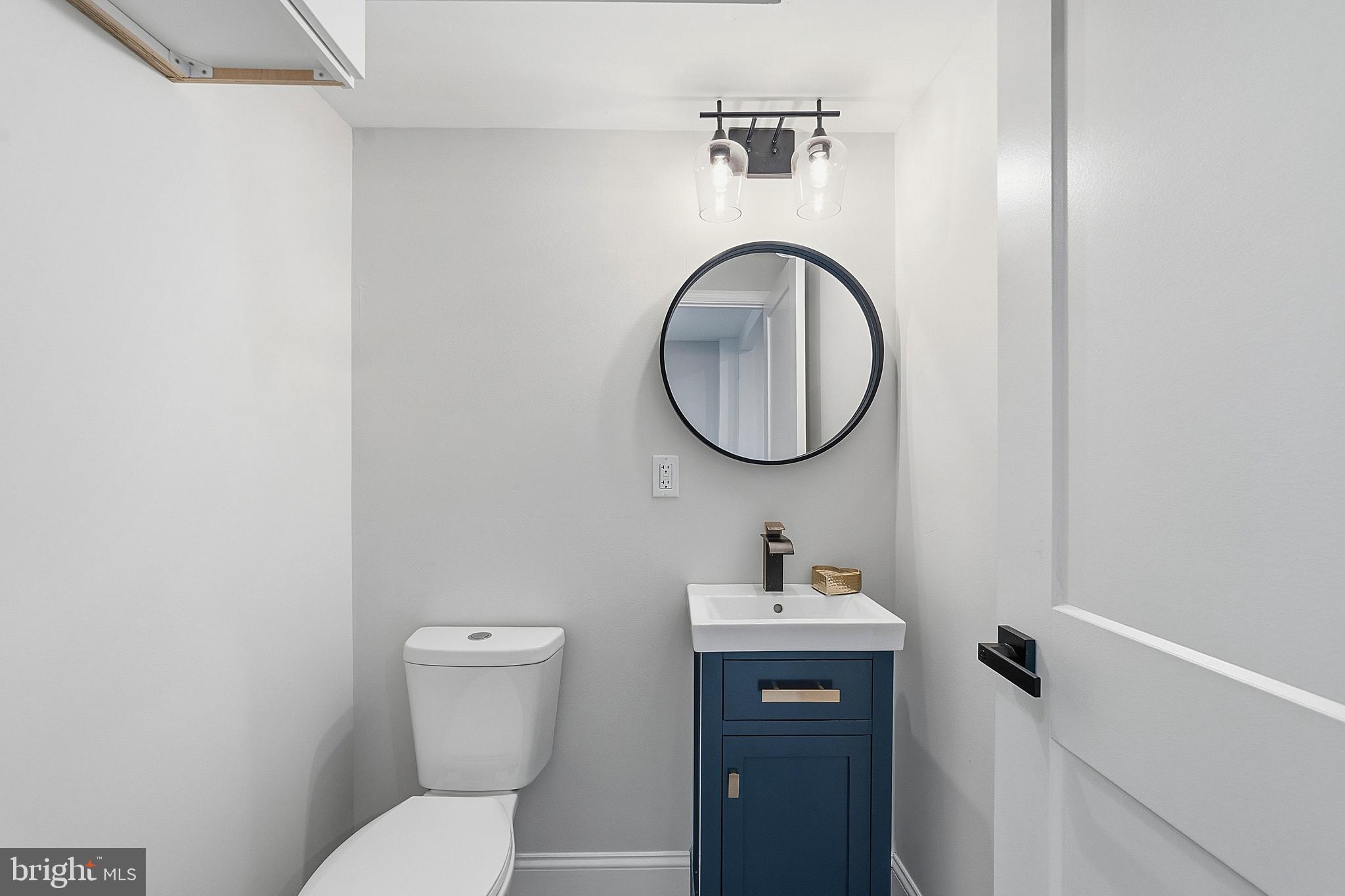 2319 Cross Street Philadelphia, PA 19146 - Photo 6 of 28 Half bath on main