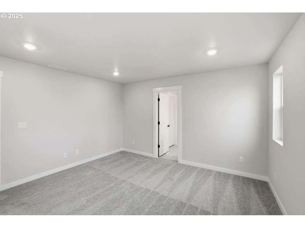 3736 Southwest 38th Street Gresham, OR 97080 - Photo 9 of 15 a view of an empty room