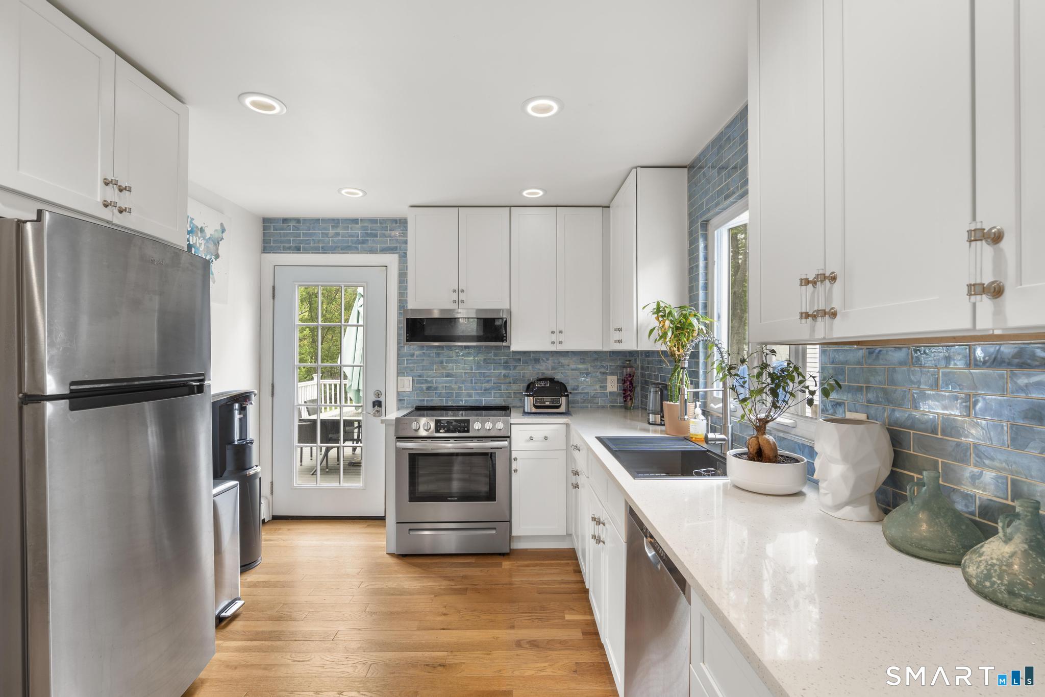 141 Rood Avenue Windsor, CT 06095 - Photo 12 of 37 KITCHEN