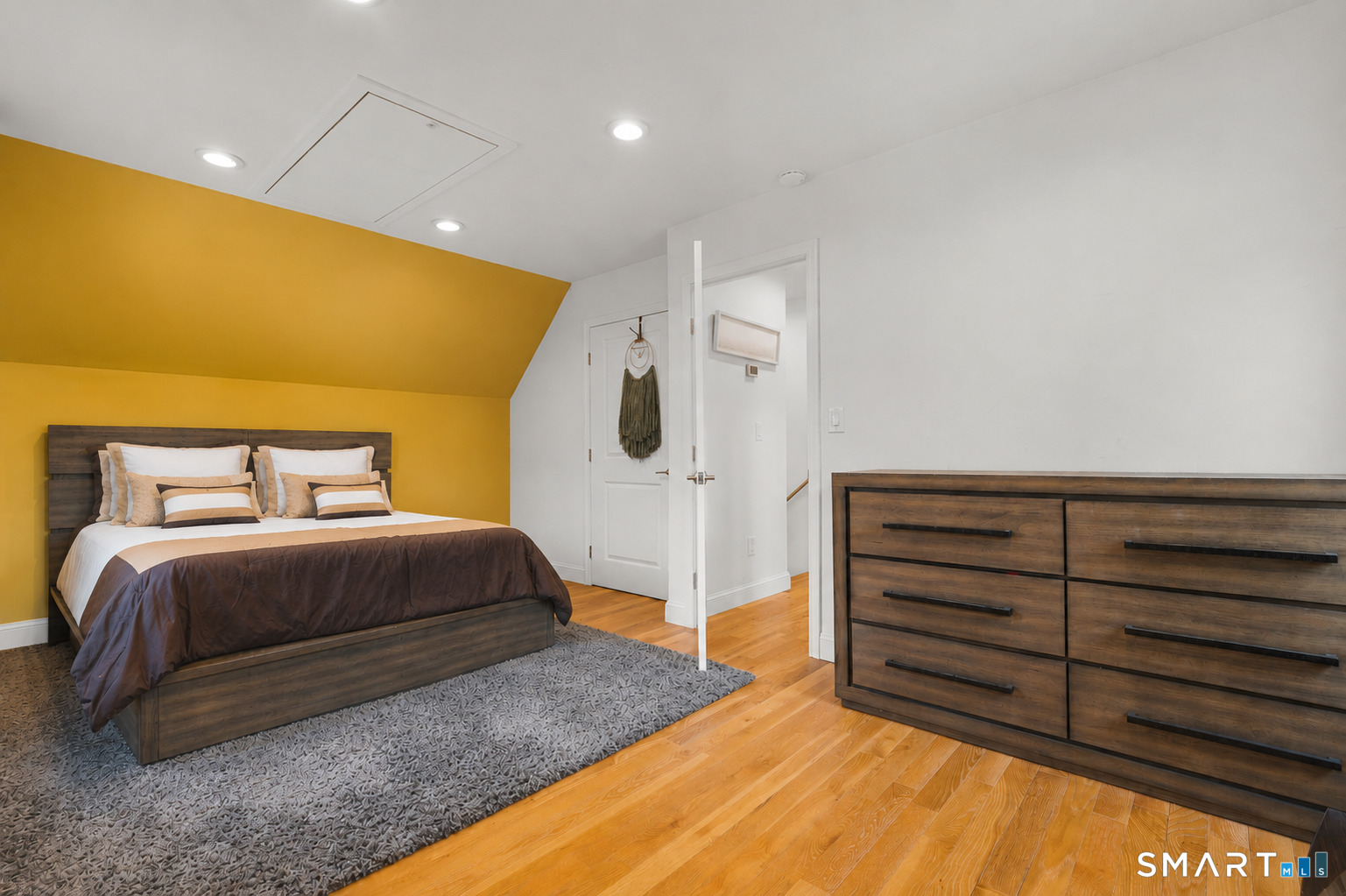 141 Rood Avenue Windsor, CT 06095 - Photo 25 of 37 2ND FLOOR - BEDROOM 3