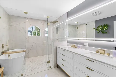 $419,800 | 908 Northeast 5th Place, Cape Coral, FL 33909