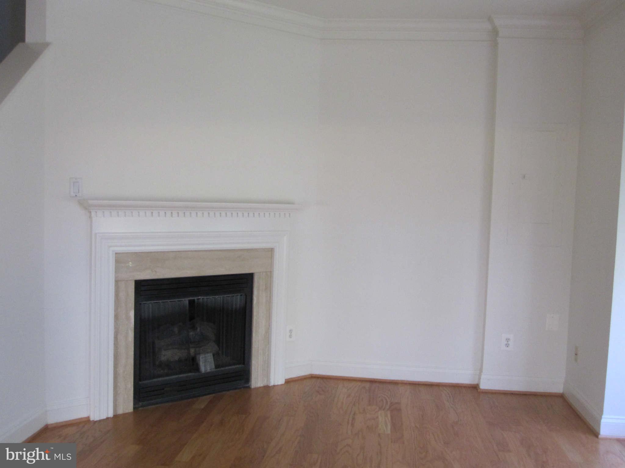 2729 Middle Neck Road Odenton, MD 21113 - Photo 18 of 23 Living Room