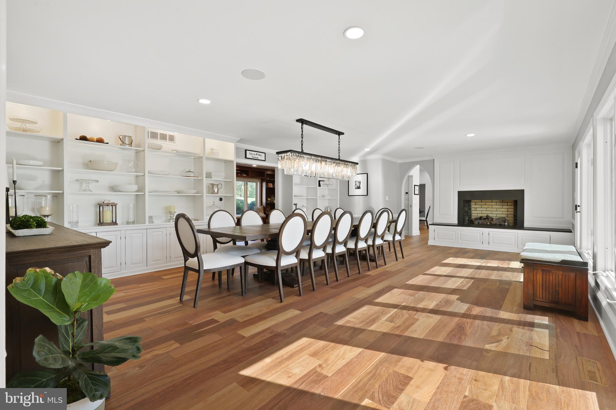 1524 Cedar Lane Farm Road Annapolis, MD 21409 - Photo 18 of 50 a very nice looking dining room with a large mirror and furniture