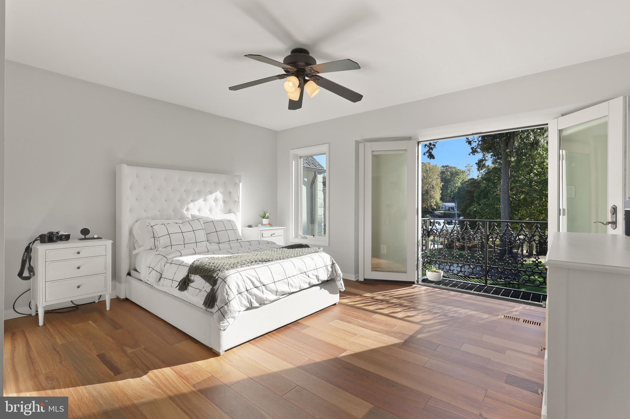 1524 Cedar Lane Farm Road Annapolis, MD 21409 - Photo 44 of 50 a living room with furniture and a floor to ceiling window