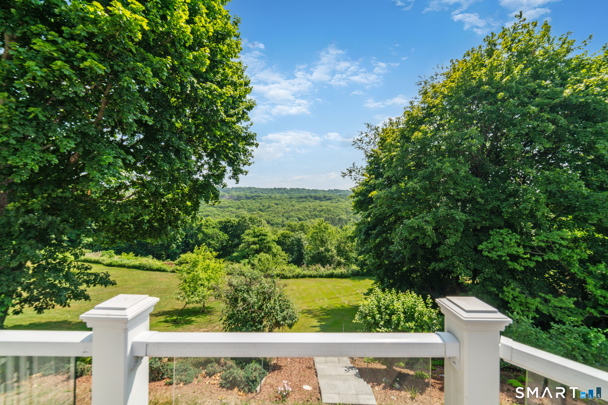 72 Calhoun Avenue Trumbull, CT 06611 - Photo 7 of 39
