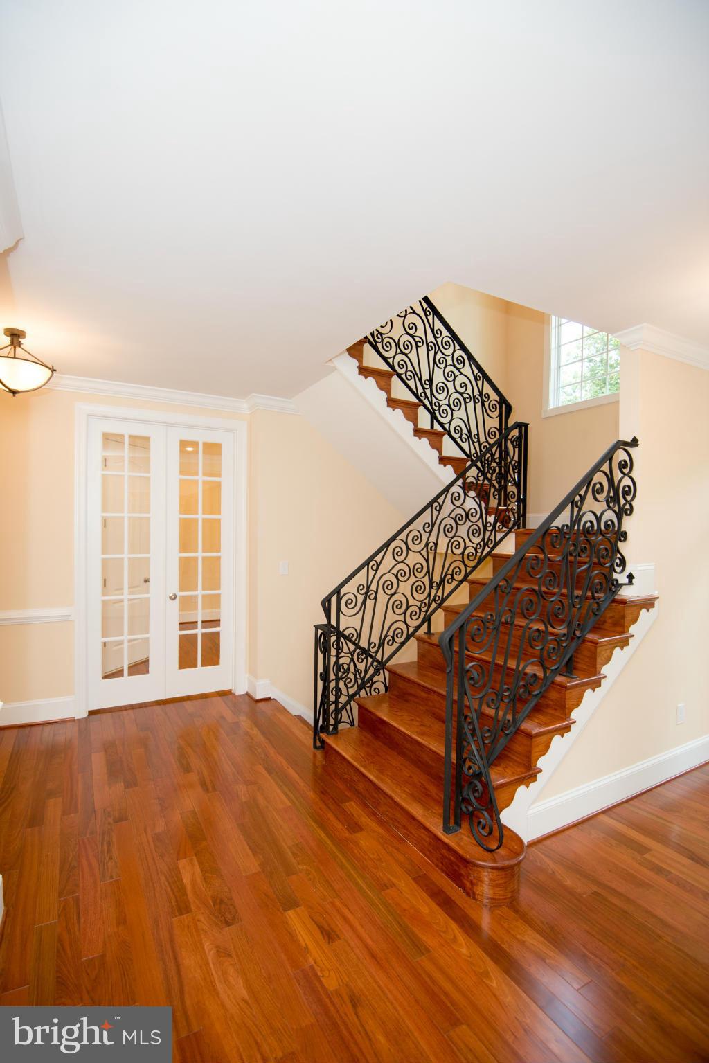 6155 Reza Court Springfield, VA 22152 - Photo 17 of 30 Interior (General)