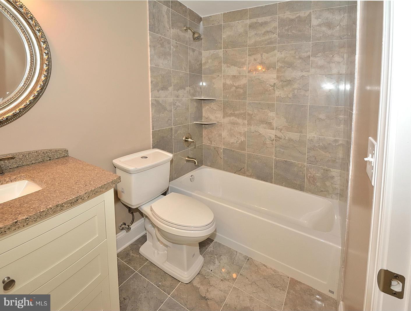 6155 Reza Court Springfield, VA 22152 - Photo 23 of 30 Bath
