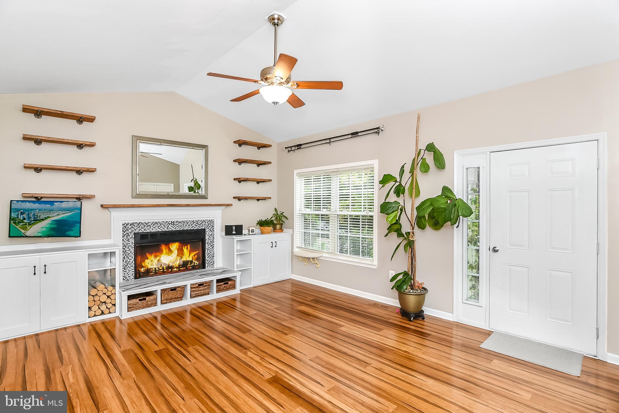 9174 Caledon Road King George, VA 22485 - Photo 5 of 34 Living Room/Front Door View w/Hardwood Floors