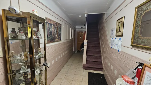 a view of a entryway of the house