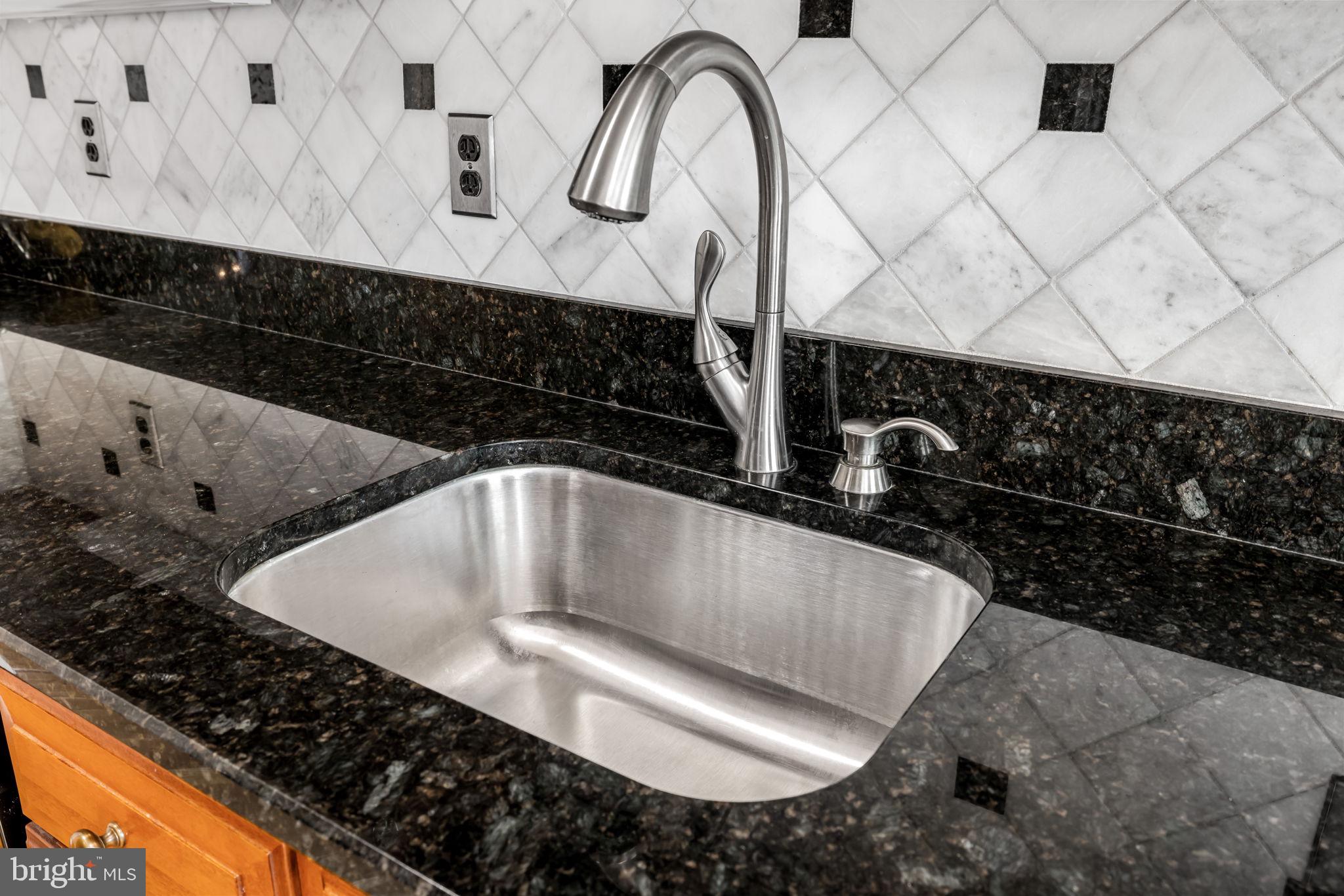 319 Gailridge Road Lutherville-Timonium, MD 21093 - Photo 18 of 56 Nice faucet