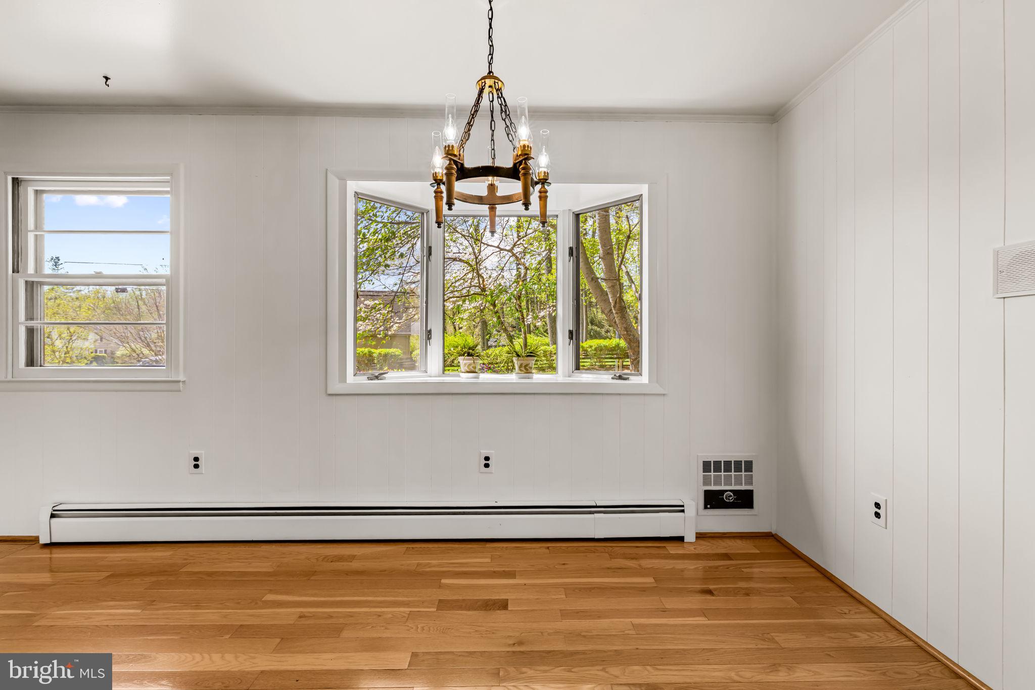 319 Gailridge Road Lutherville-Timonium, MD 21093 - Photo 22 of 56 Breakfast area with bay window
