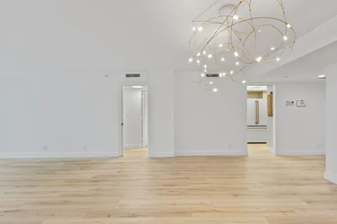 $585,000 | 3440 South Ocean Boulevard, Unit 107S, Palm Beach, FL 33480