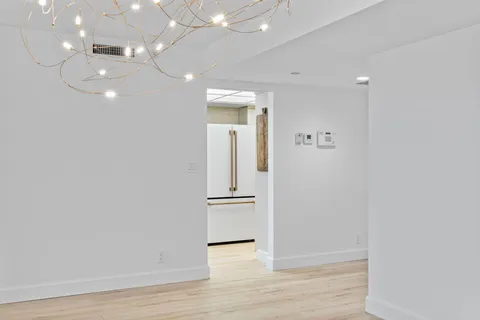 $585,000 | 3440 South Ocean Boulevard, Unit 107S, Palm Beach, FL 33480