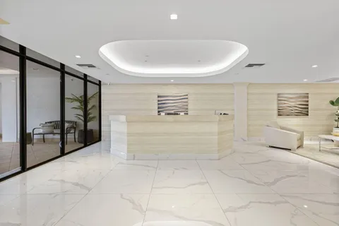 $585,000 | 3440 South Ocean Boulevard, Unit 107S, Palm Beach, FL 33480